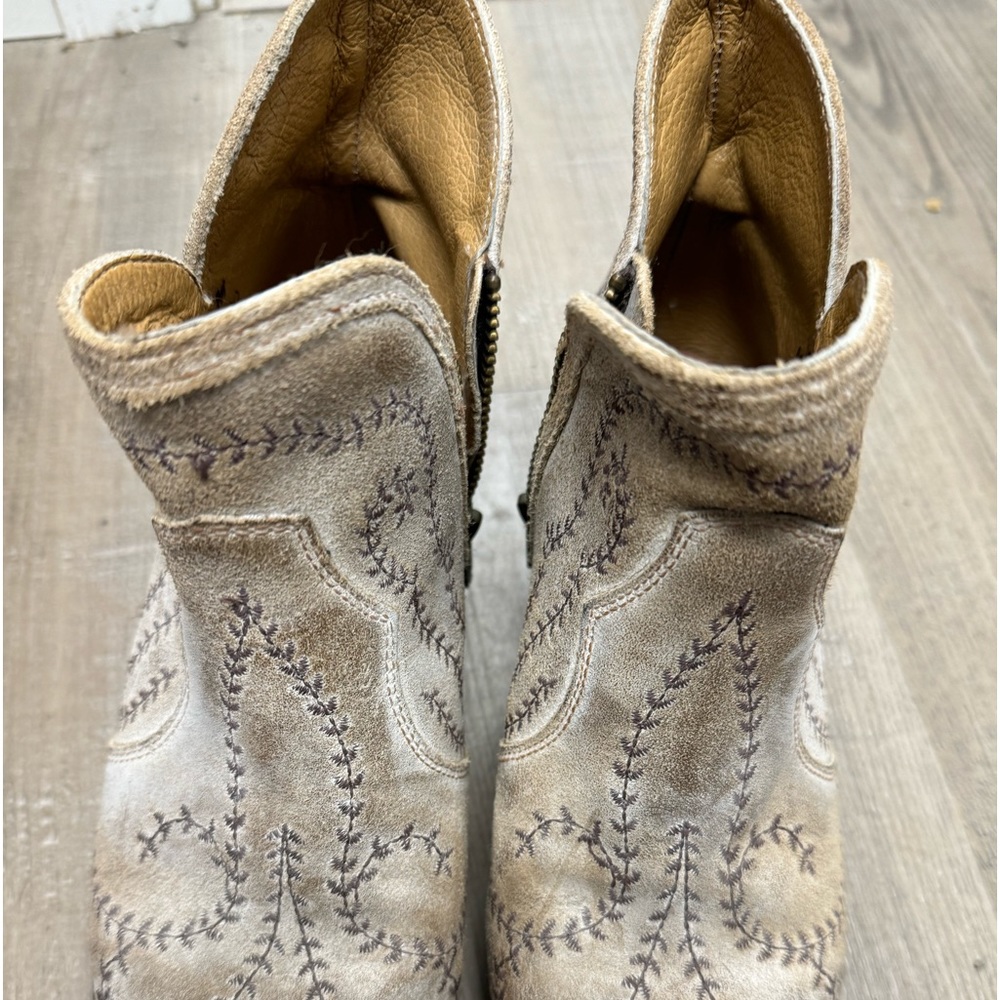 Sterling River Leather Ankle Booties - Picture 3 of 9